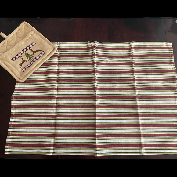 Two-piece Holiday Linens - Picture 6 of 7